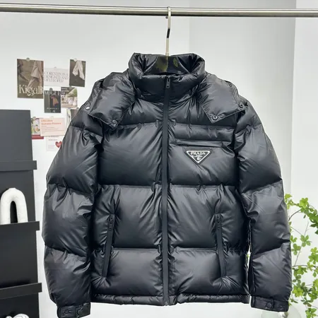 プラダ ダウンジャケット