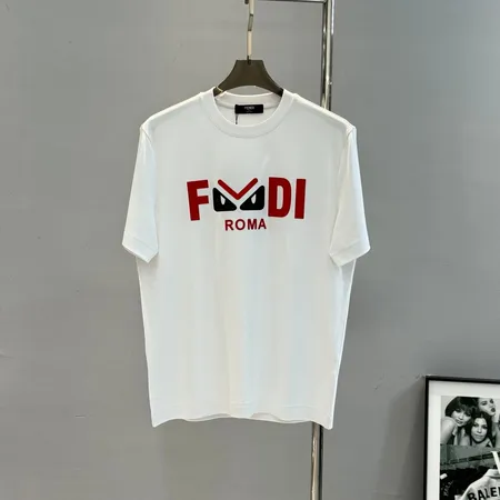 フェンディ Tシャツ
