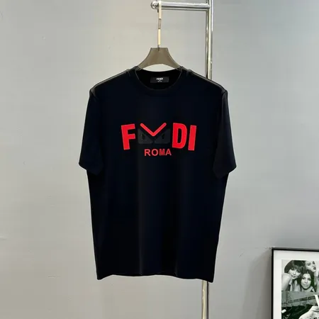 フェンディ Tシャツ