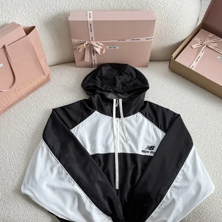 ミュウミュウ パーカー