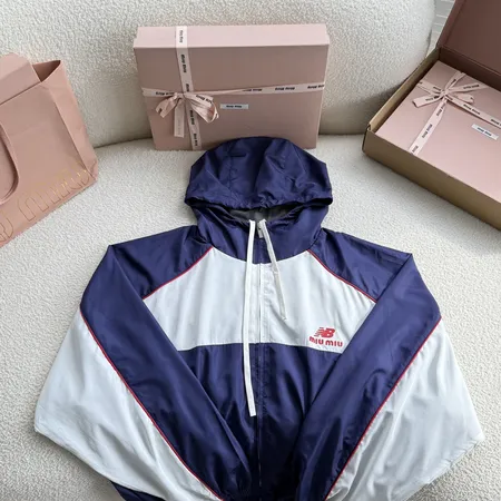 ミュウミュウ パーカー