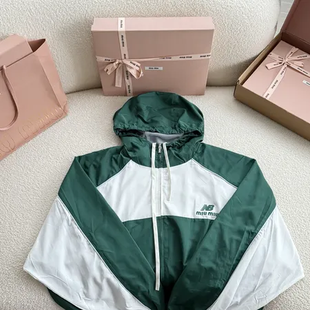 ミュウミュウ パーカー