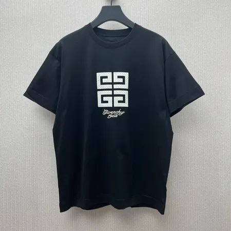 ジバンシィ Tシャツ