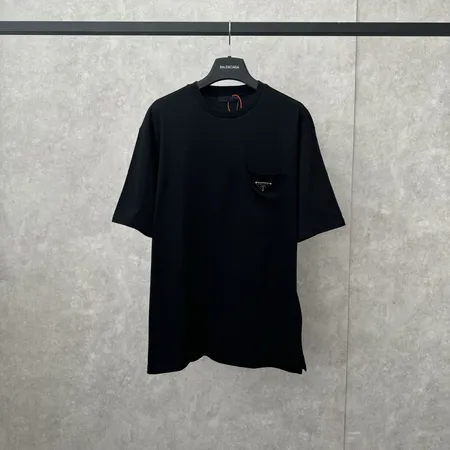 プラダ Tシャツ