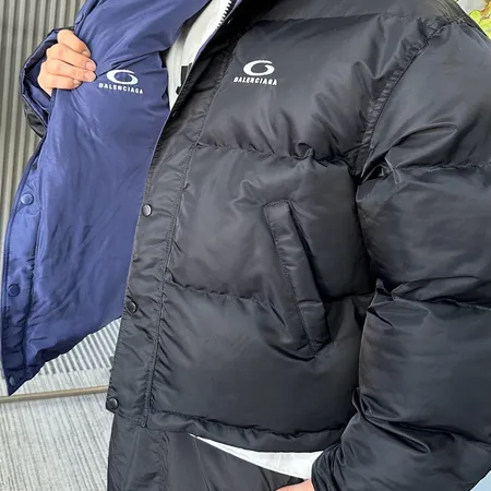 バレンシアガ ダウンジャケット