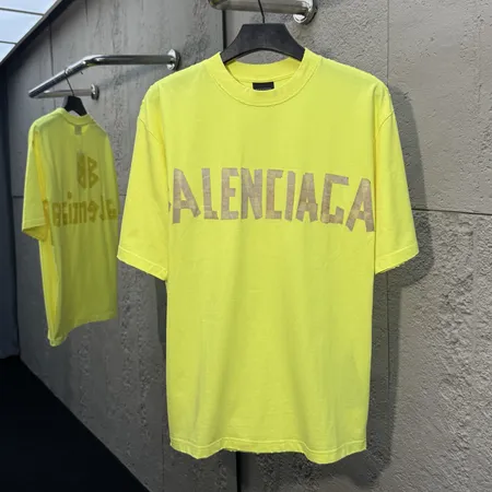 バレンシアガ Tシャツ