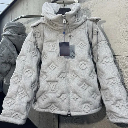 エルメス ダウンジャケット