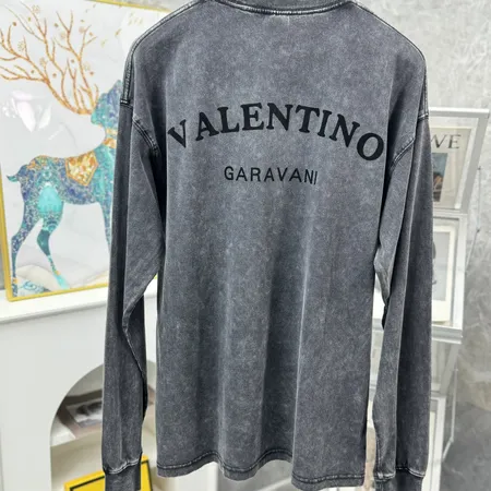 ヴァレンティノ Tシャツ