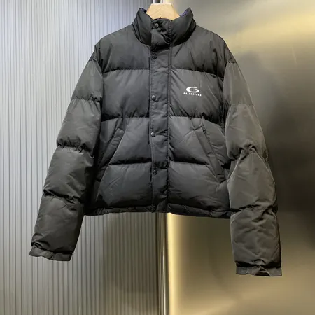 バレンシアガ ダウンジャケット