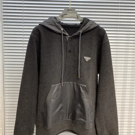 プラダ パーカー