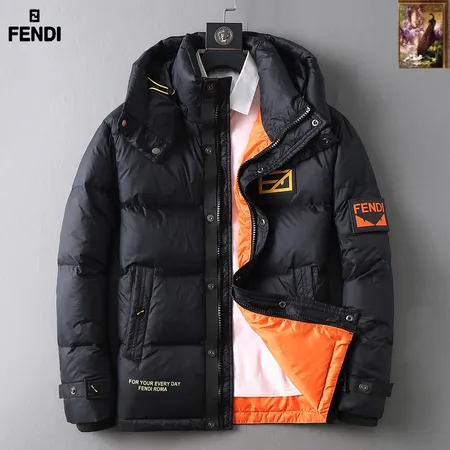 フェンディ ダウンジャケット