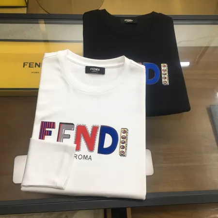 フェンディ Tシャツ