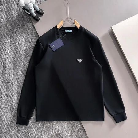 プラダ Tシャツ