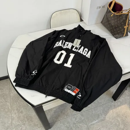 バレンシアガ ジャケット