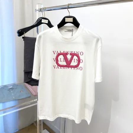 ヴァレンティノ Tシャツ