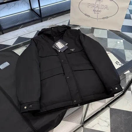 プラダ ダウンジャケット