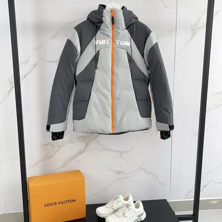 ルイヴィトン ダウンジャケット