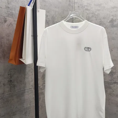 ヴァレンティノ Tシャツ