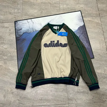 アディダス パーカー