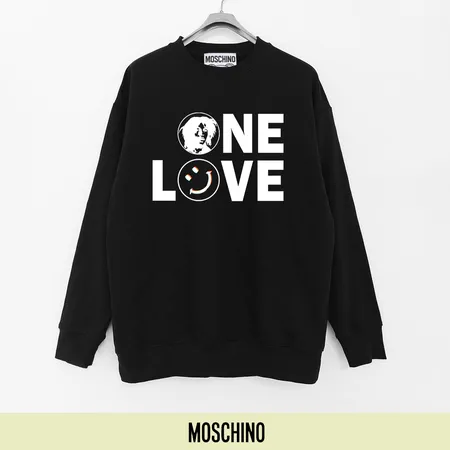 モスキーノ パーカー