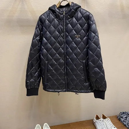 プラダ ダウンジャケット
