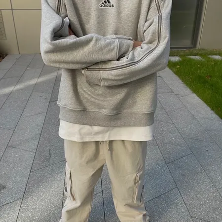 アディダス パーカー