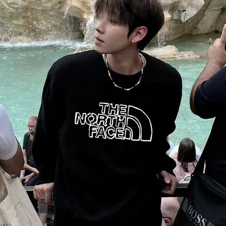 ノースフェイス パーカー