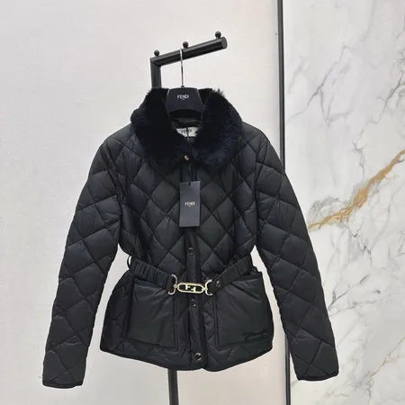 フェンディ ダウンジャケット