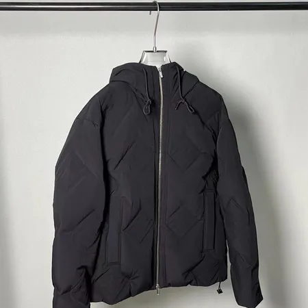 フェンディ ダウンジャケット