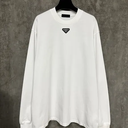 プラダ Tシャツ