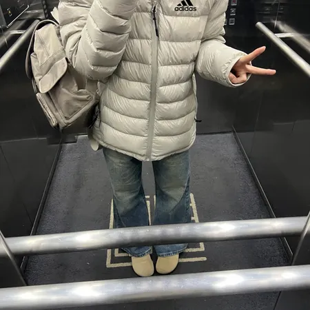 アディダス ダウンジャケット