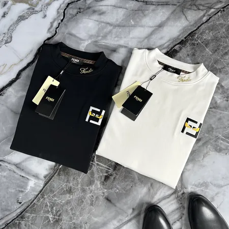 フェンディ Tシャツ