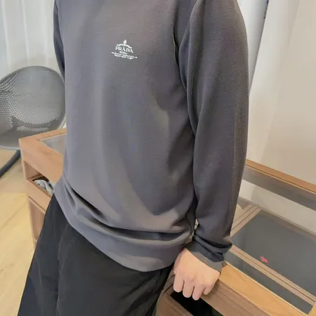 プラダ パーカー