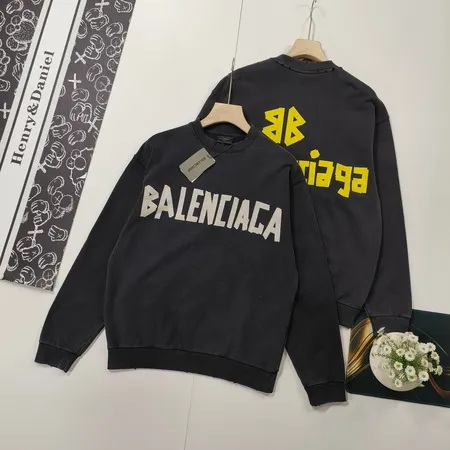 バレンシアガ パーカー