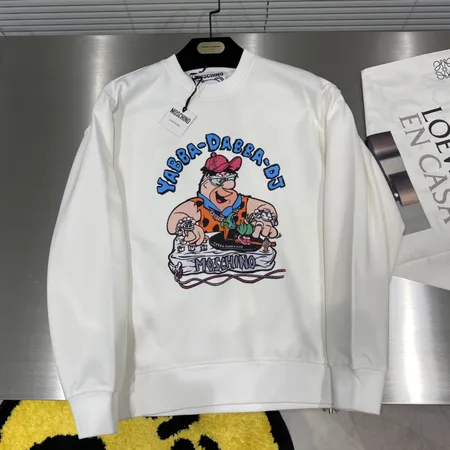 モスキーノ パーカー