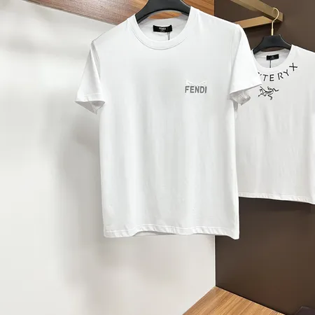 フェンディ Tシャツ