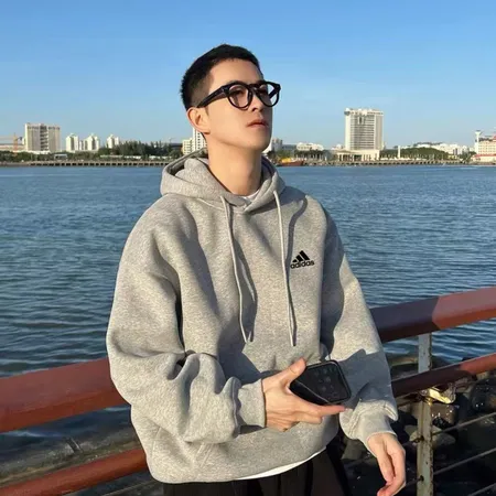 アディダス パーカー