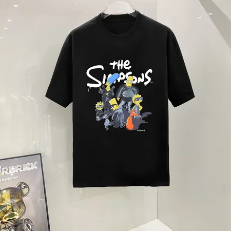 バレンシアガ Tシャツ