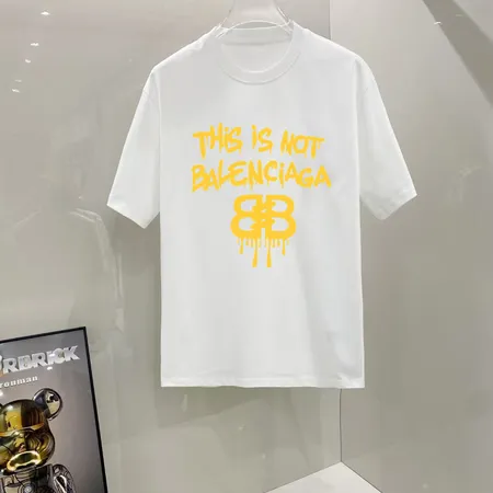 バレンシアガ Tシャツ