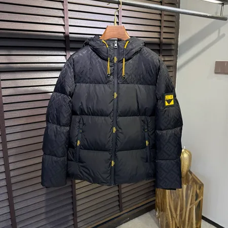 フェンディ ダウンジャケット