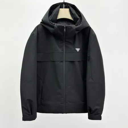 プラダ ダウンジャケット