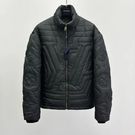 ルイヴィトン ダウンジャケット