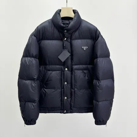 プラダ ダウンジャケット