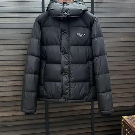 プラダ ダウンジャケット