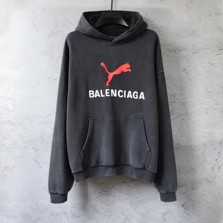 バレンシアガ パーカー