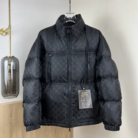 エルメス ダウンジャケット