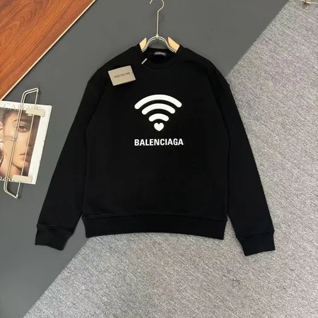 バレンシアガ パーカー