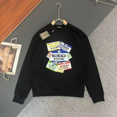 バレンシアガ パーカー