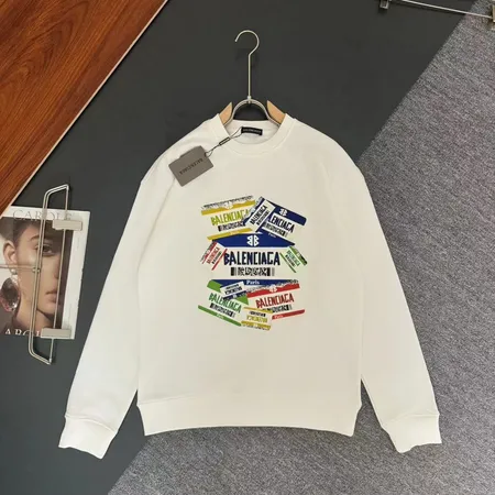 バレンシアガ パーカー