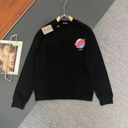 バレンシアガ パーカー